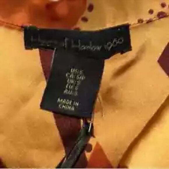 House of Harlow 1960 Floral Print
Shorts Set( Size Small) - Picture 10 of 10